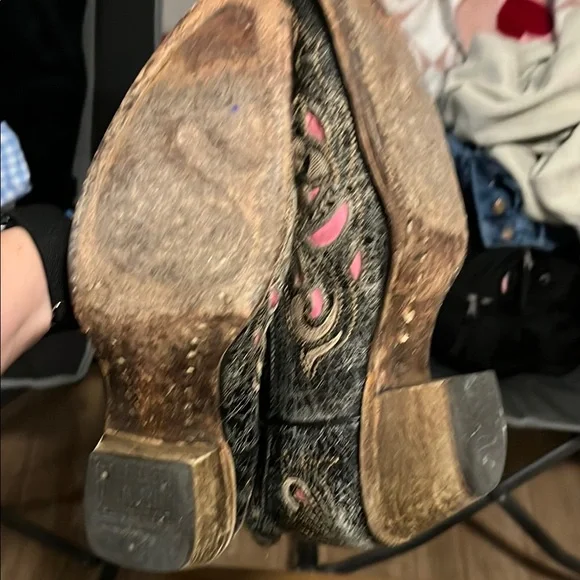 Women's Western Embroidered Boots - Black and Pink - Picture 6 of 6